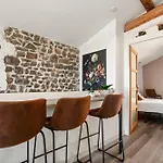 Maison De *